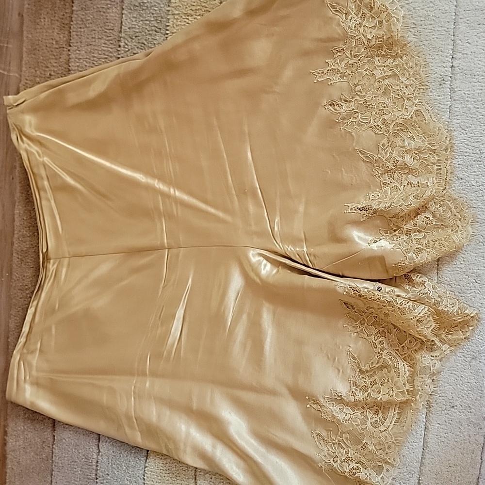 Anthropologie Mare Mare Gold Silky Lace Trim Shorts - Picture 4 of 6